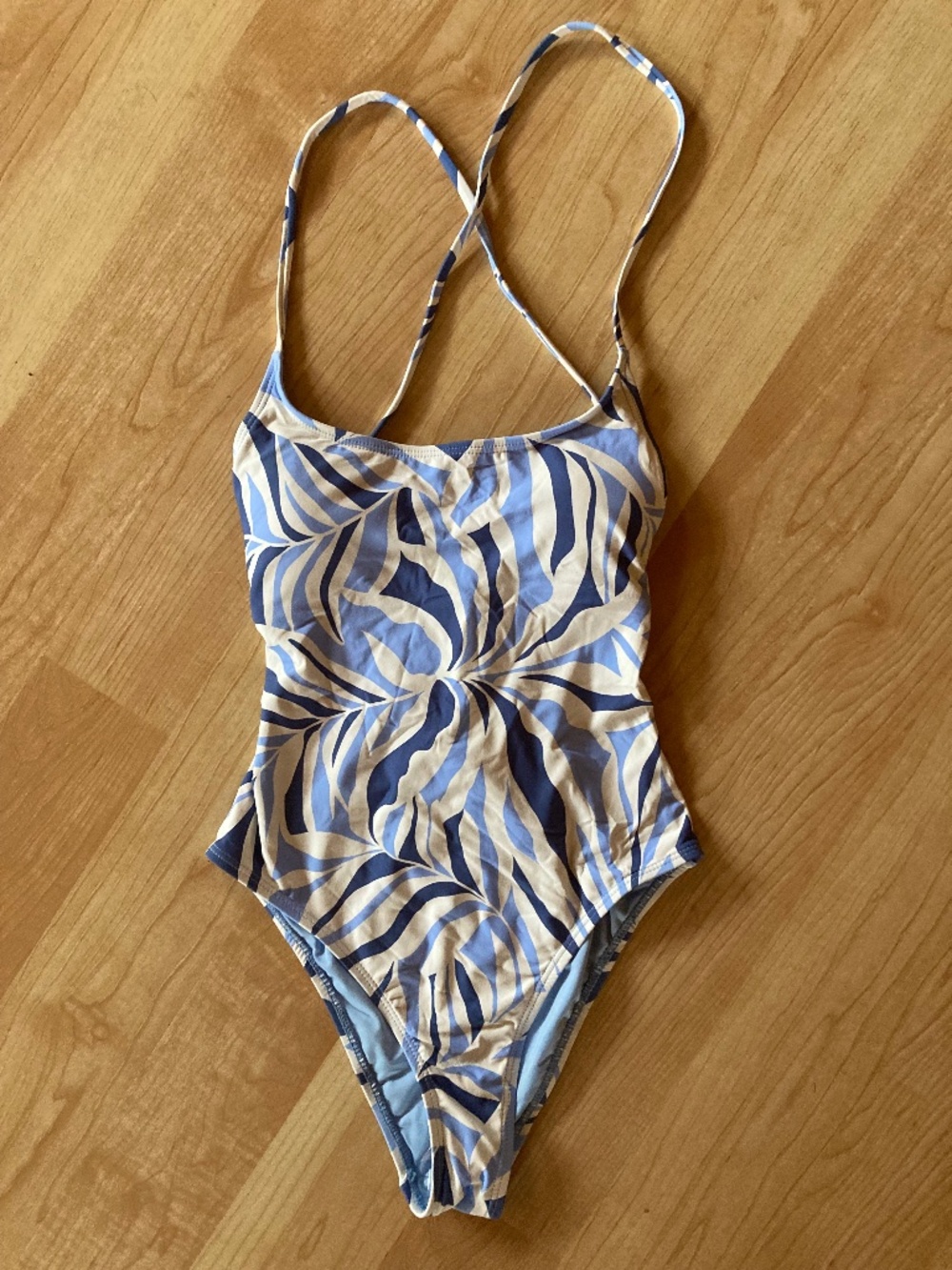 BNWT ROXY one piece swimsuit cross-back tie